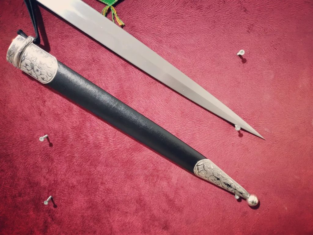 Circassian/Caucasian Kindjal (Dagger) - Silver Niello Decorated - Carbon Blade